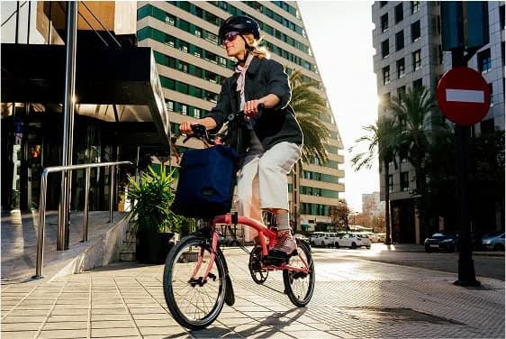 Riding a Brompton folding bike